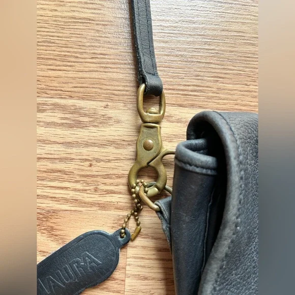 Laura U.S.A. Black Leather Vintage Crossbody Bag - Picture 4 of 13